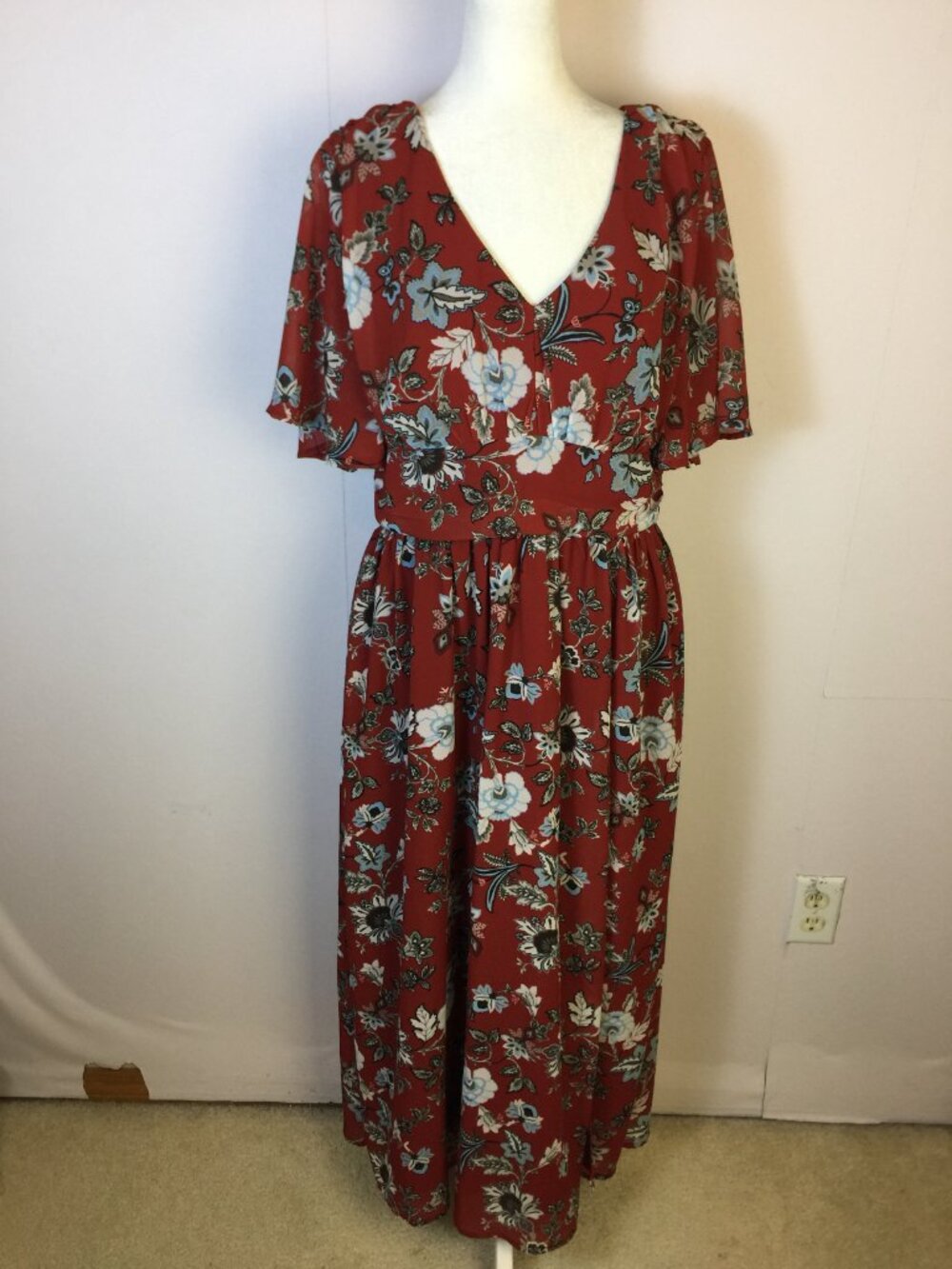 Eshakti Custom Maxi Dress Size L Womans Red Floral V-neck Short Flutter Sleeve